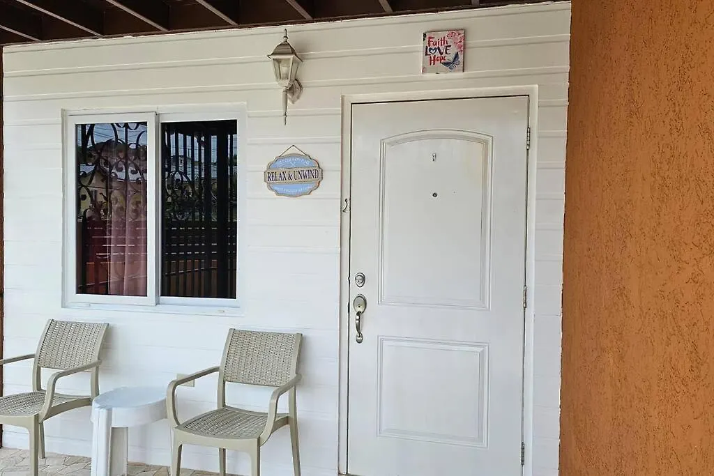 Starz Inn Montego Bay Apartmán