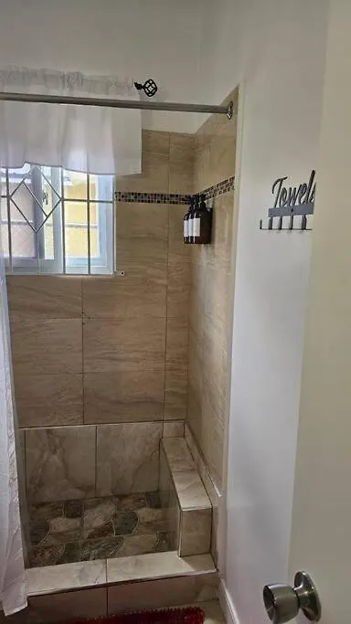 Starz Inn Montego Bay Apartment