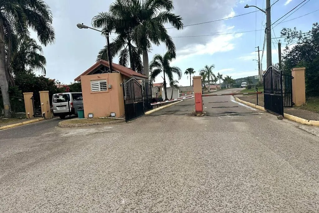 Starz Inn Montego Bay